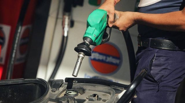Centre and states need to act in coordination to reduce tax on fuel, says RBI governor