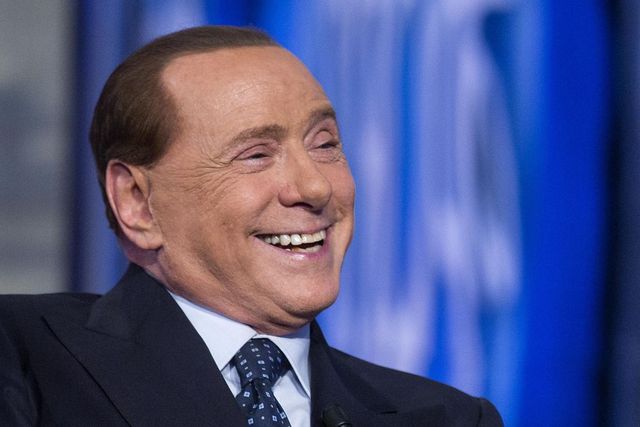 Berlusconi ricoverato, il fratello Paolo: "Ha passato giorni brutti, ora è in ripresa"