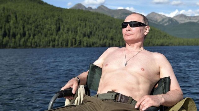 Putin replica alla battuta dei leader G7:"Loro a torso nudo sarebbero disgustosi, dovrebbero fare più sport"