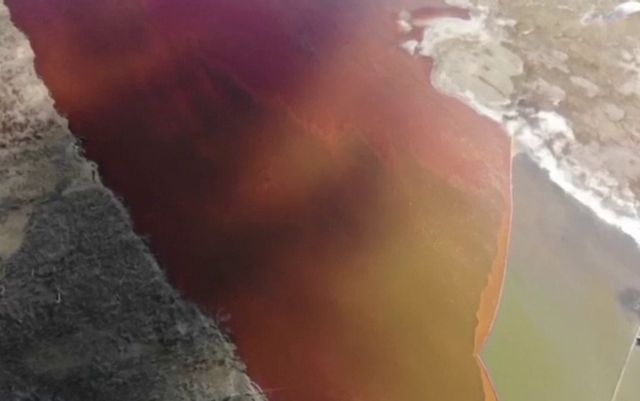 20 000 de tone de petrol deversate într-un râu din Siberia. Putin declară stare de urgență