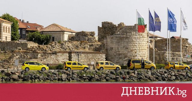 Полиция влезе в Община Несебър