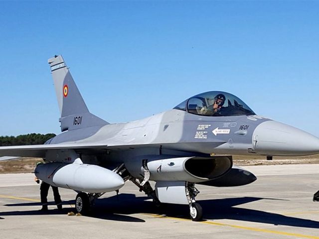Două avioane F-16 Fighting Falcon au intrat în dotarea Forțelor Aeriene Române