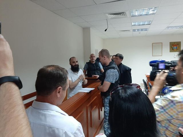 Gheorghe Petic, condamnat pentru viol, a fugit de la ședința de judecată