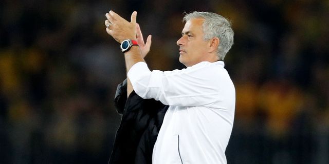 Manchester United are very happy with Jose Mourinho, claims his agent Jorge Mendes