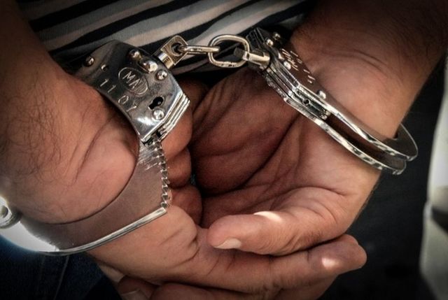 Unul din cei șase bărbați care au tuns forțat doi tineri într-o benzinărie din Călărași, reținut pentru șantaj