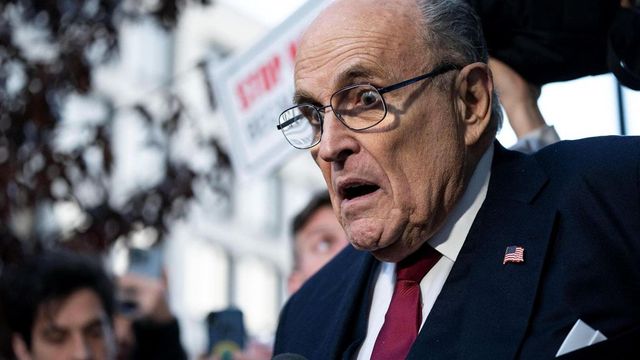 Rudy Giuliani condannato a pagare 148 milioni per false accuse sulle elezioni del 2020