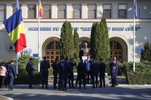 Zeci de studenți ai Academiei de Poliție au ajuns la spital cu toxiinfecție alimentară