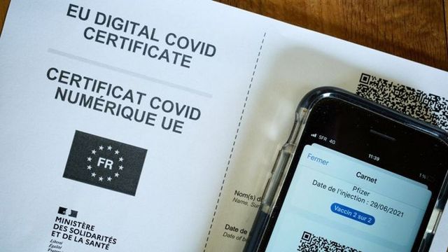 Sute de mii de certificate Covid riscă să fie dezactivate în Franța