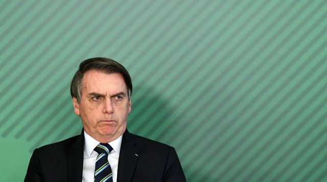 La Polizia dà 24 ore a Bolsonaro per consegnare il passaporto