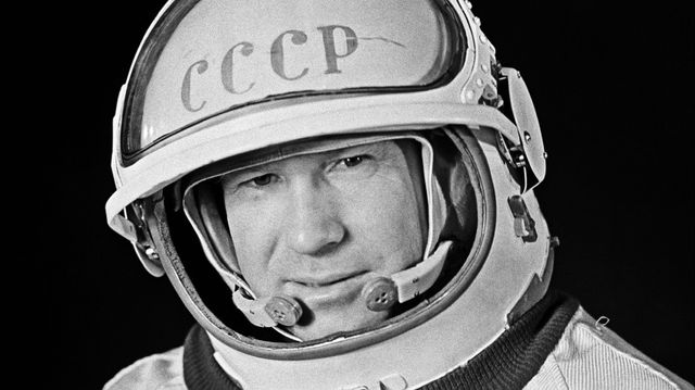 Шойгу простился с космонавтом Алексеем Леоновым