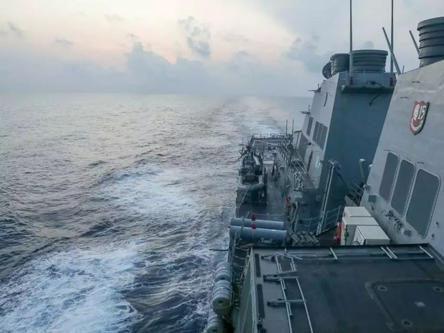 Amerika hadihajó haladt át a Tajvani-szoroson