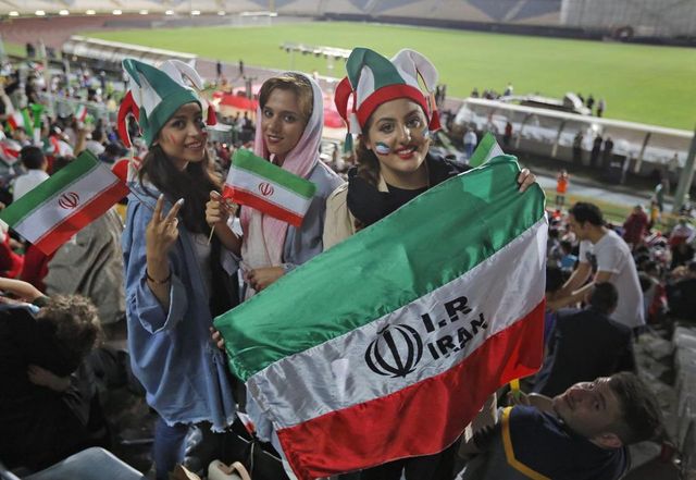 'Donne negli stadi', in Iran cade il tabù