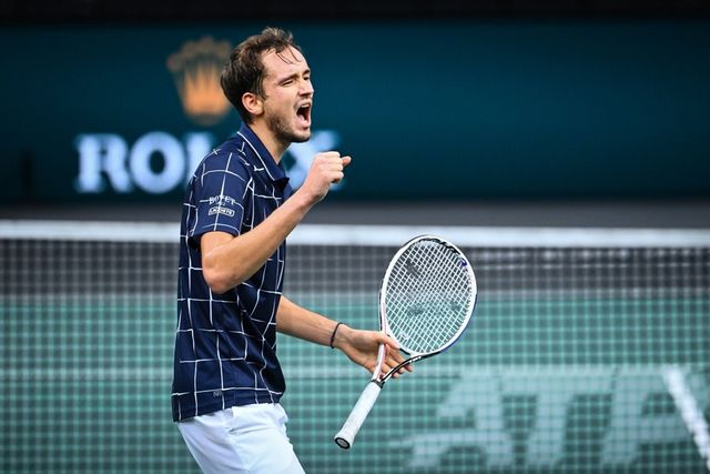 Daniil Medvedev, campion la Paris! L-a bătut pe Alexander Zverev