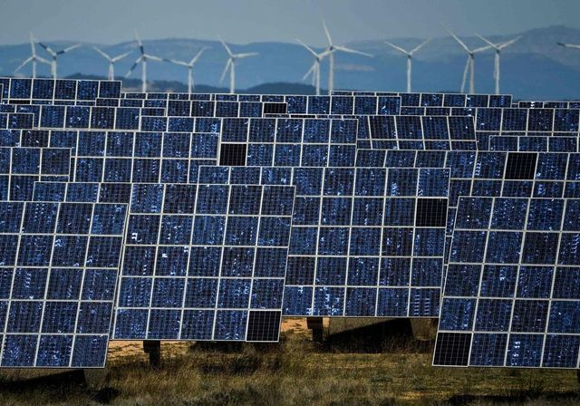El Gobierno socorre a las renovables para que ganen rentabilidad en las horas con precios cero o negativos