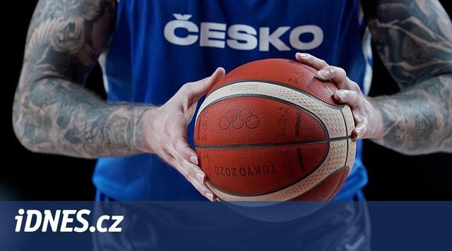 ONLINE: Basketbalisté chtějí zaskočit favorita, hrají s nabuzenou Francií