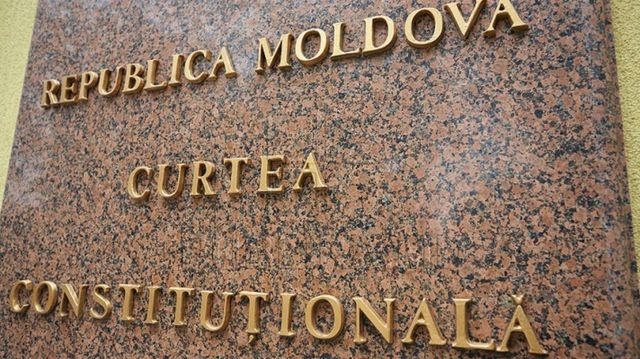 Deputații Ion Groza, Alexandr Oleinic și Viorel Melnic au depus o sesizare la Curtea Constituțională