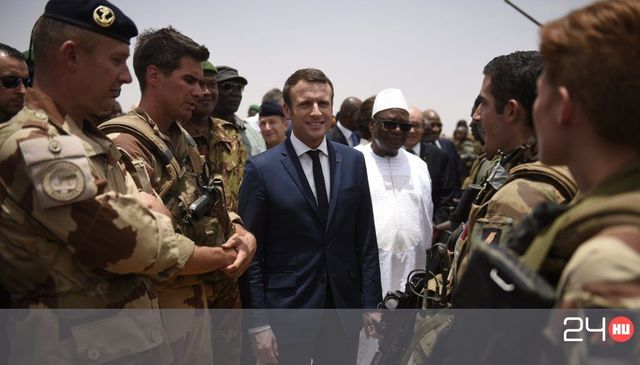 Tizenhárom francia katona halt meg Maliban, miután összeütközött két helikopterük