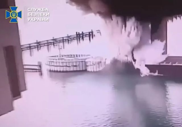 Ucrania ataca el puente de Crimea, símbolo de la anexión de la península por parte de Rusia