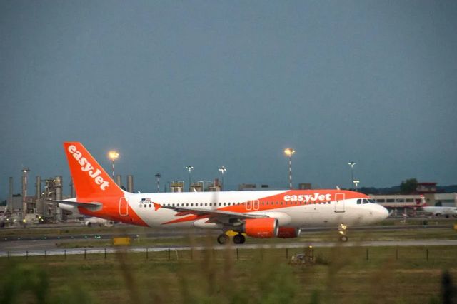 Fumo in cabina, atterraggio d'emergenza a Brindisi per volo diretto a Nantes