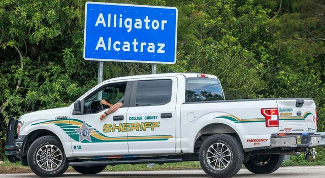 Alligator Alcatraz, giudice di Miami ordina la chiusura del carcere per immigrati entro 60 giorni
