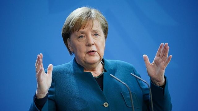 Koronavírus - Merkel: nem tartózkodhat kettőnél több ember együtt közterületen