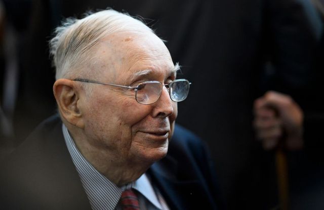 Charlie Munger, mâna dreaptă a lui Warren Buffett, a murit la 99 de ani
