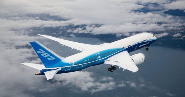 Un altro Boeing Air India con problemi: atterraggio di emergenza a Hong Kong dopo soli 61 minuti di volo