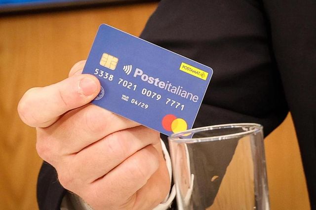 Da domani via all'attivazione delle social card