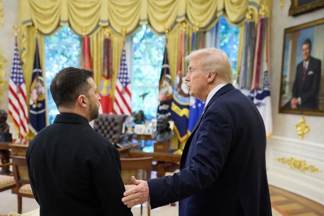 Trump i-ar fi spus lui Zelenski să accepte condițiile lui Putin: Acceptă condițiile Moscovei sau așteaptă-te la distrugere