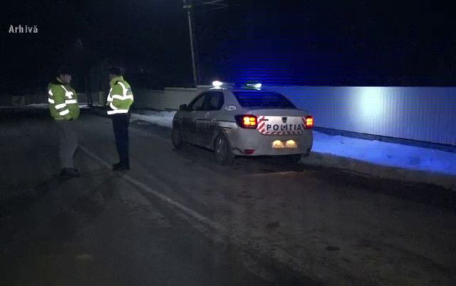 Un bărbat, găsit împușcat în mașină pe un drum din Vrancea