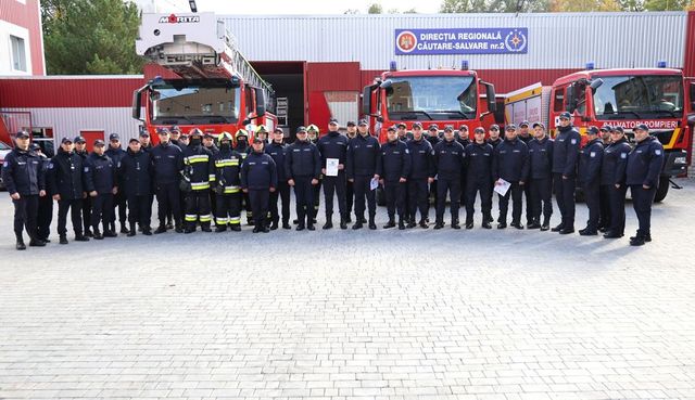 12 salvatori din municipiul Bălți au devenit paramedici ai Serviciului Mobil de Reanimare și Descarcerare