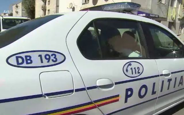 Doi polițiști din Capitală, acuzați că cereau mită șoferilor, condamnați la 6 ani de închisoare cu executare