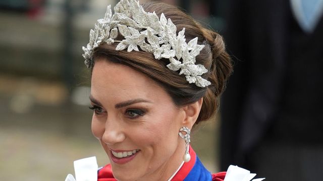 Kate Middleton undergoes abdominal surgery, hospitalized for two weeks