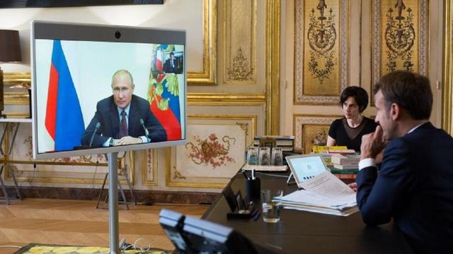 Putin l-a sunat pe Macron să îi spună să nu se amestece în situația din Belarus