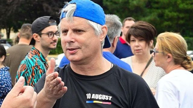 Protestatarul Marian „Ceaușescu”, amendat pentru injurii aduse președintelui Klaus Iohannis