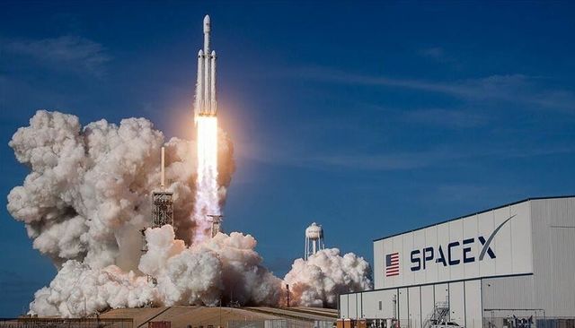Cum a petrecut prima zi în spațiu echipajul Inspiration 4, cea mai îndrăzneață misiune a SpaceX de până acum