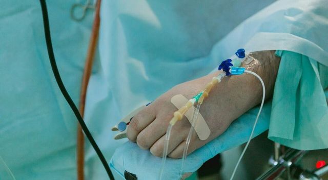 Morte sospetta in ospedale ad Argenta, arrestato infermiere
