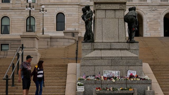 Detenido el sospechoso del asesinato de la congresista de Minnesota Melissa Hortman y su marido