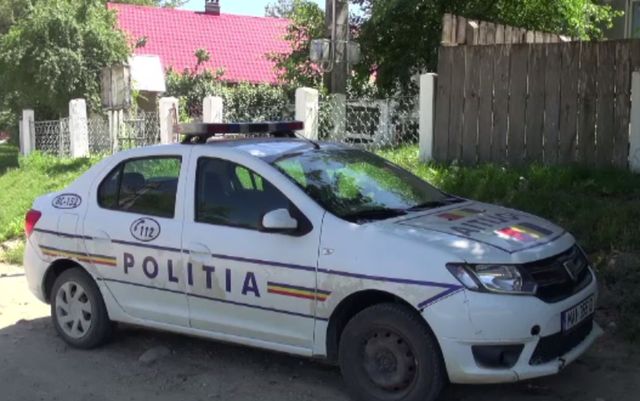 Tânăr înarmat cu cuțite, arestat după ce a hărțuit două adolescente, în Botoșani