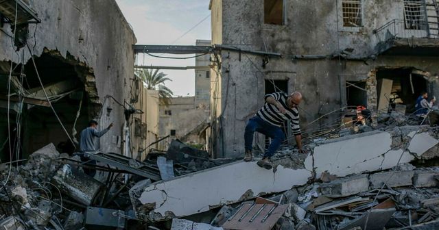 Raid a Gaza sulla casa di una dottoressa, morti 9 dei 10 figli