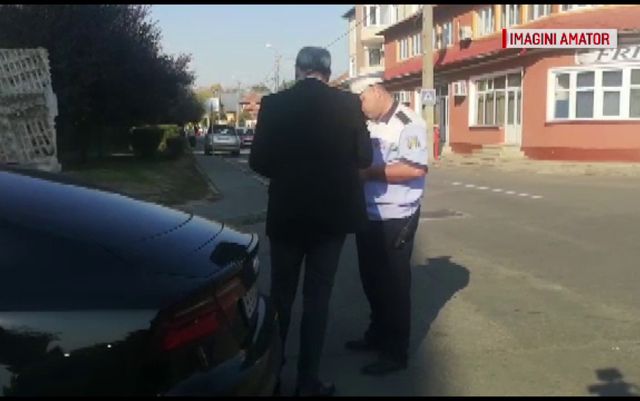Darius Vâlcov, amendat de Poliție în Târgu Jiu după ce și-a parcat mașina într-o intersecție