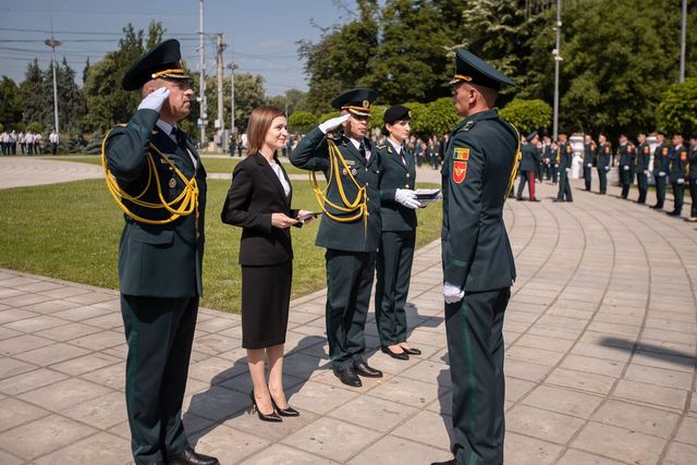 45 de tineri ofițeri au absolvit Academia Militară a Forțelor Armate „Alexandru cel Bun”