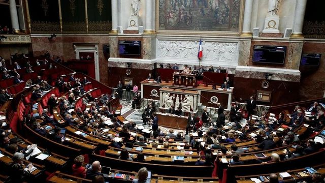 Partidul lui Macron pierde majoritatea absolută în Parlamentul Franței