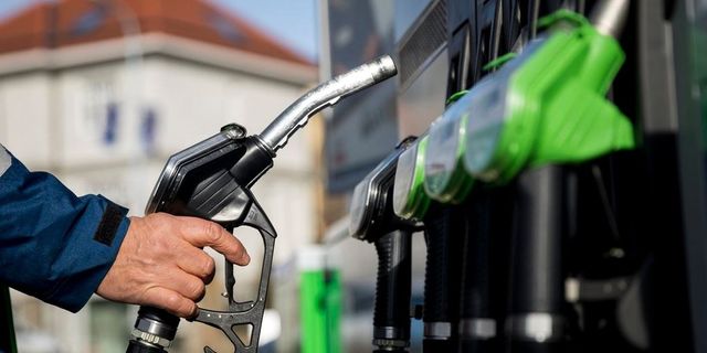 Szerdán ismét változik a benzin ára