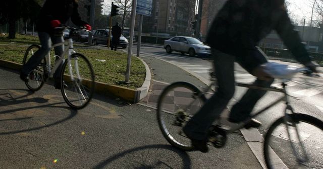 Brescia, due ciclisti travolti e uccisi da automobilista