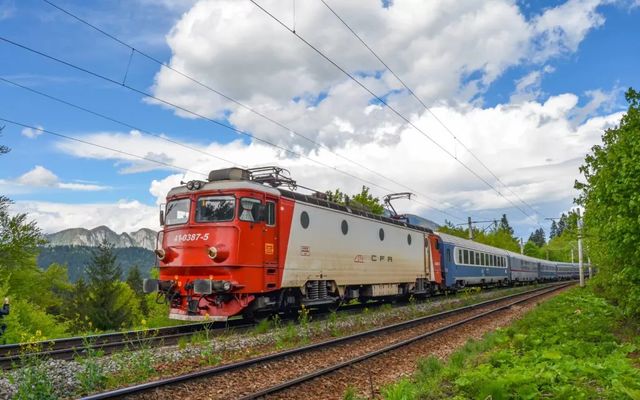 Circulația mai multor trenuri CFR Călători va fi suspendată