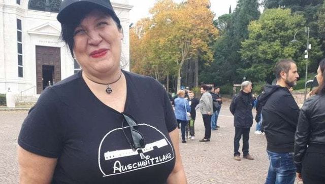 Indossò maglietta Auschwitzland, assolta Selene Ticchi