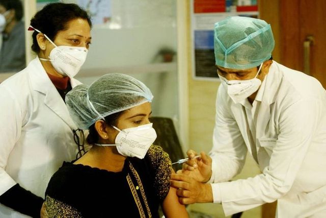 Day 1 of Covid vaccination drive successful, no hospitalisations reported so far: Health ministry