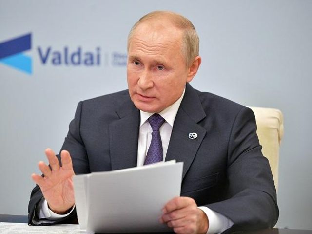 Putin says dozens in Kremlin inner circle have COVID-19