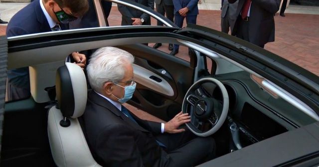 Presentata al presidente Mattarella la nuova Fiat 500 elettrica